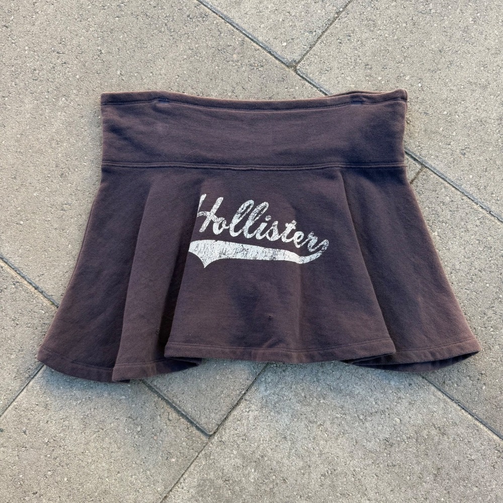 Hollister Brown Fleece Mini Skirt Distressed Graphic Logo Y2K Skater Skirt